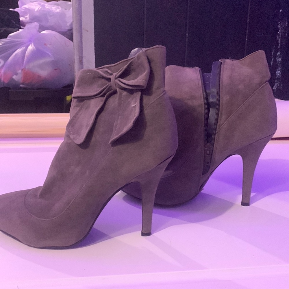 Costa Blanca heels
